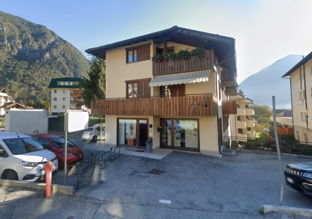 NEGOZIO IN VIA CIRCONVALLAZIONE