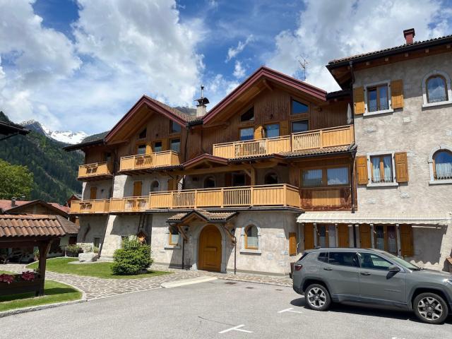  ESCLUSIVO APPARTAMENTO IN VENDITA PINZOLO
