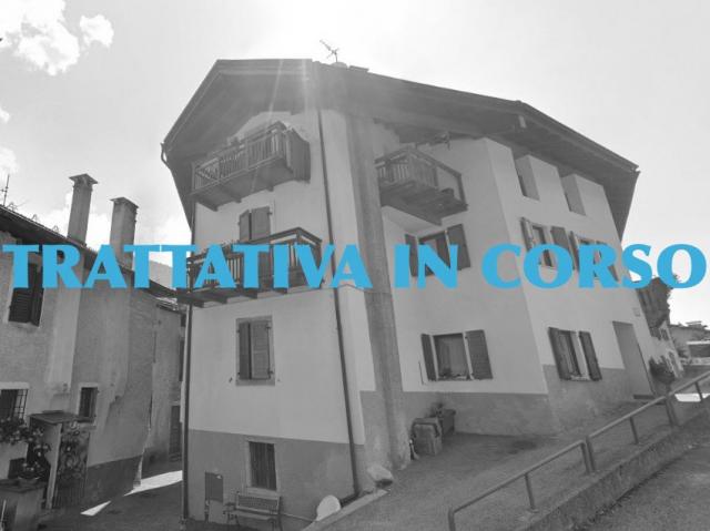 PORZIONE DI CASA INDIPENDENTE CON TRE UNITA'